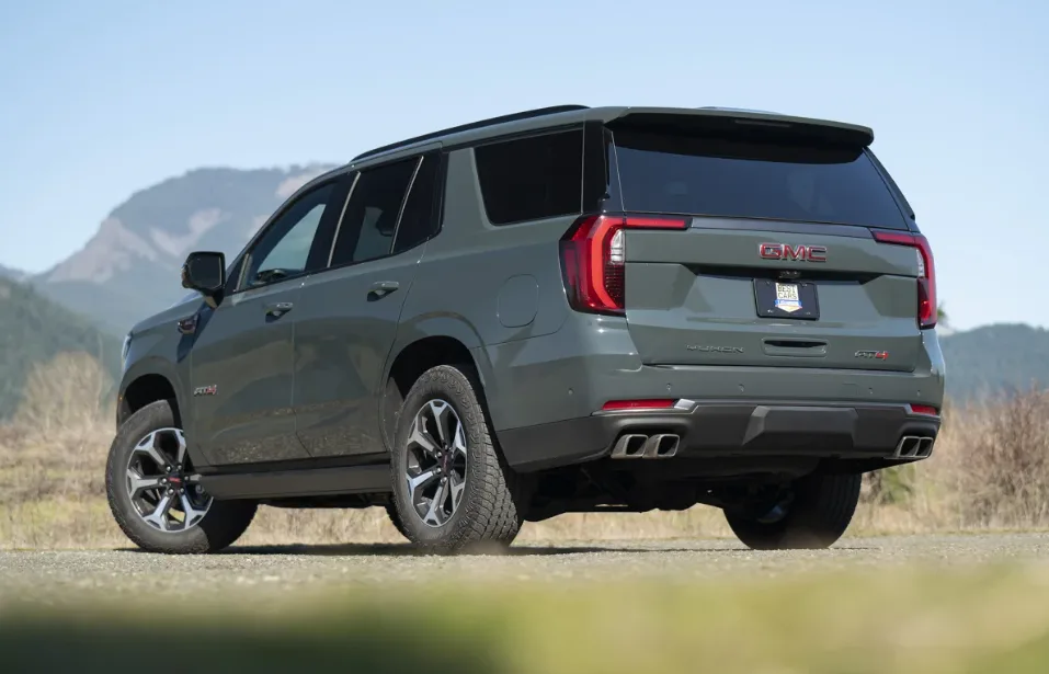 GMC Yukon VIP SUV thumbnail 2
